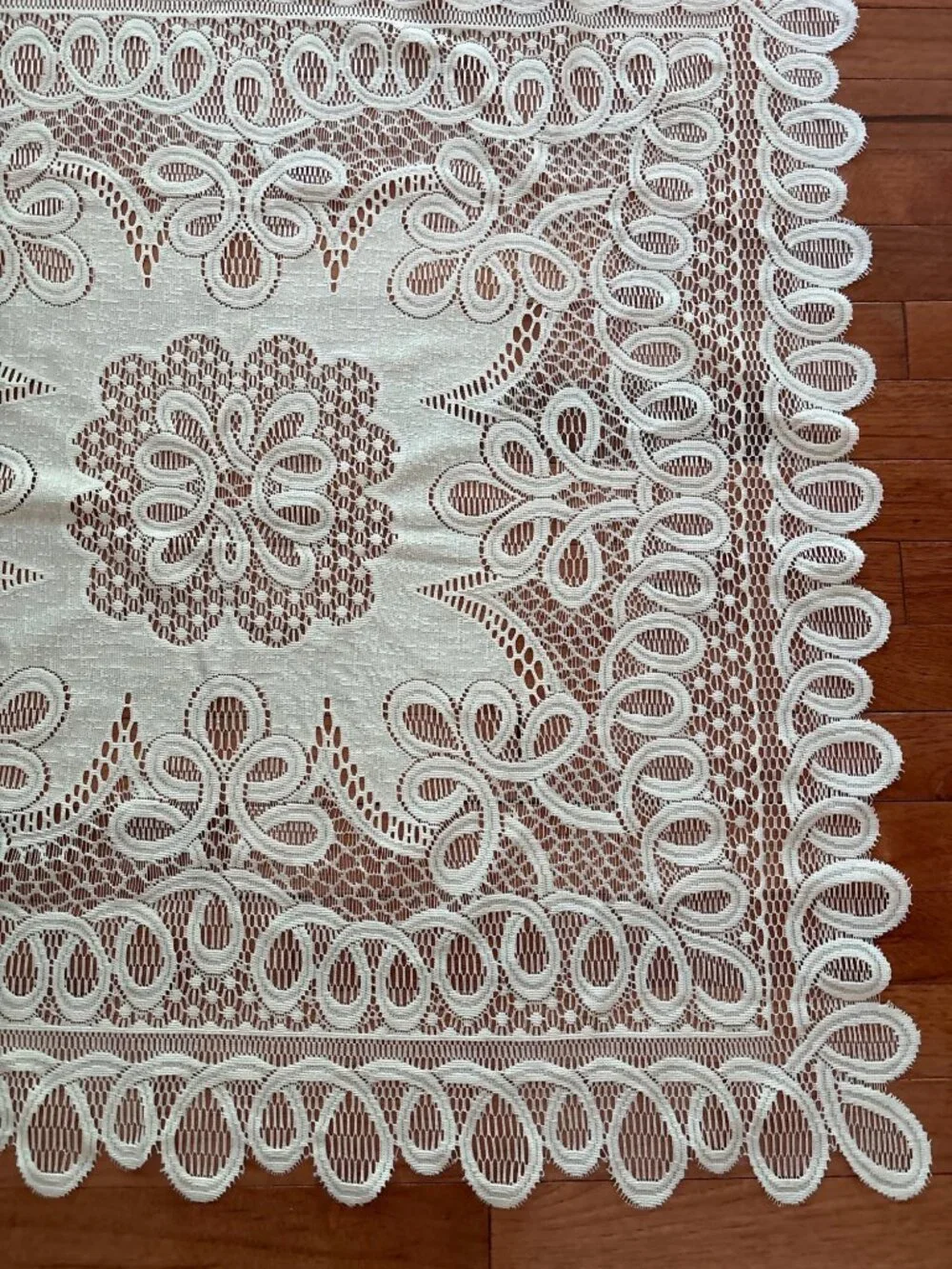 Elegant Floral Lace Tablecloth Cream Rectangular 35